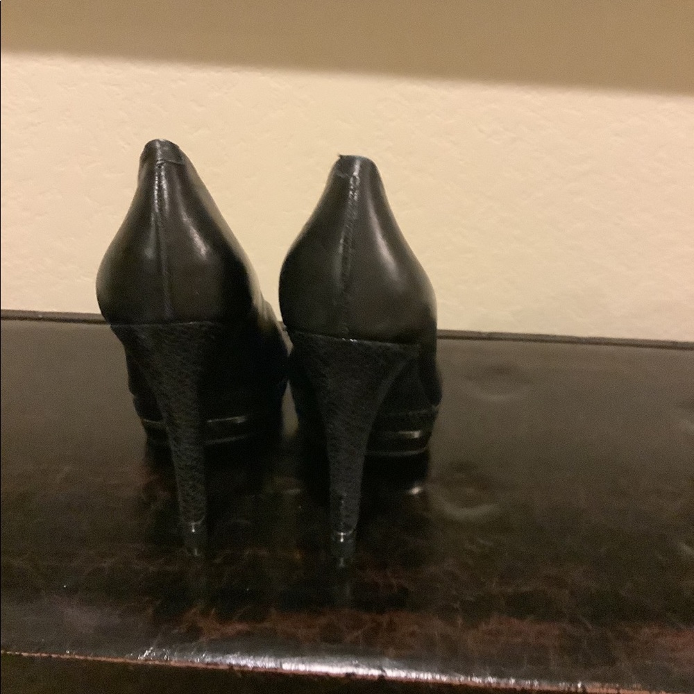 NEW Gianni Bini Black Leather Shoes